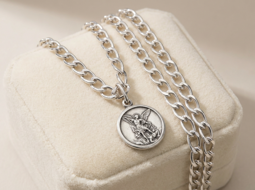 Cadenas calabrote de plata de ley con medalla religiosa, novedad Doña Sol
