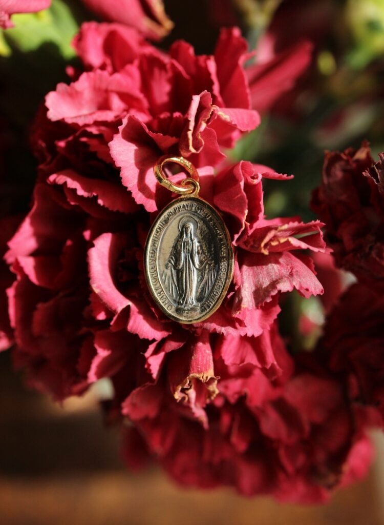 Medalla de la Milagrosa Plata Filo Dorado, Doña Sol